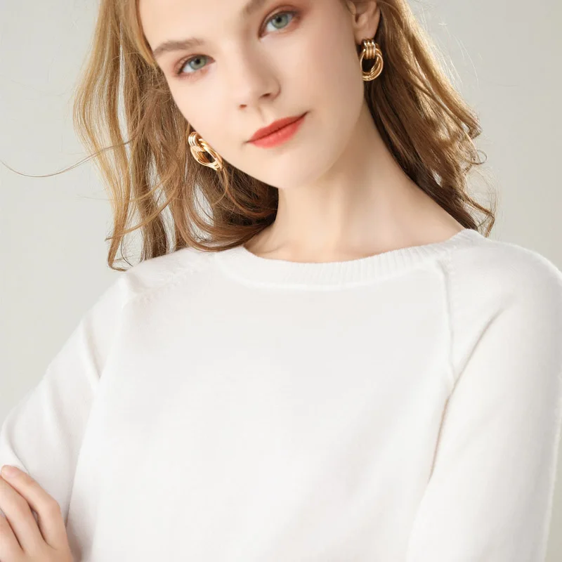 White Women's sweater winter new cashmere sweater round neck pullover bottoming short sweater solid color wild loose cashmere swe - Цвет: White