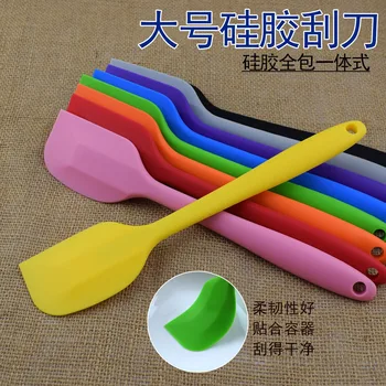 

Large Size 28 Cm Cake Bakery Appliances High-temperature Resistant One-piece Silicone Scraper