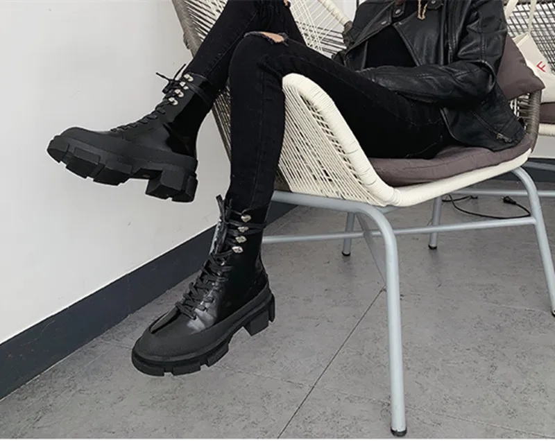 Черные женские ботильоны; ботинки для верховой езды на толстой резиновой подошве; осенние ботинки на шнуровке; botas Mujer; ботинки на платформе; обувь на резиновой подошве