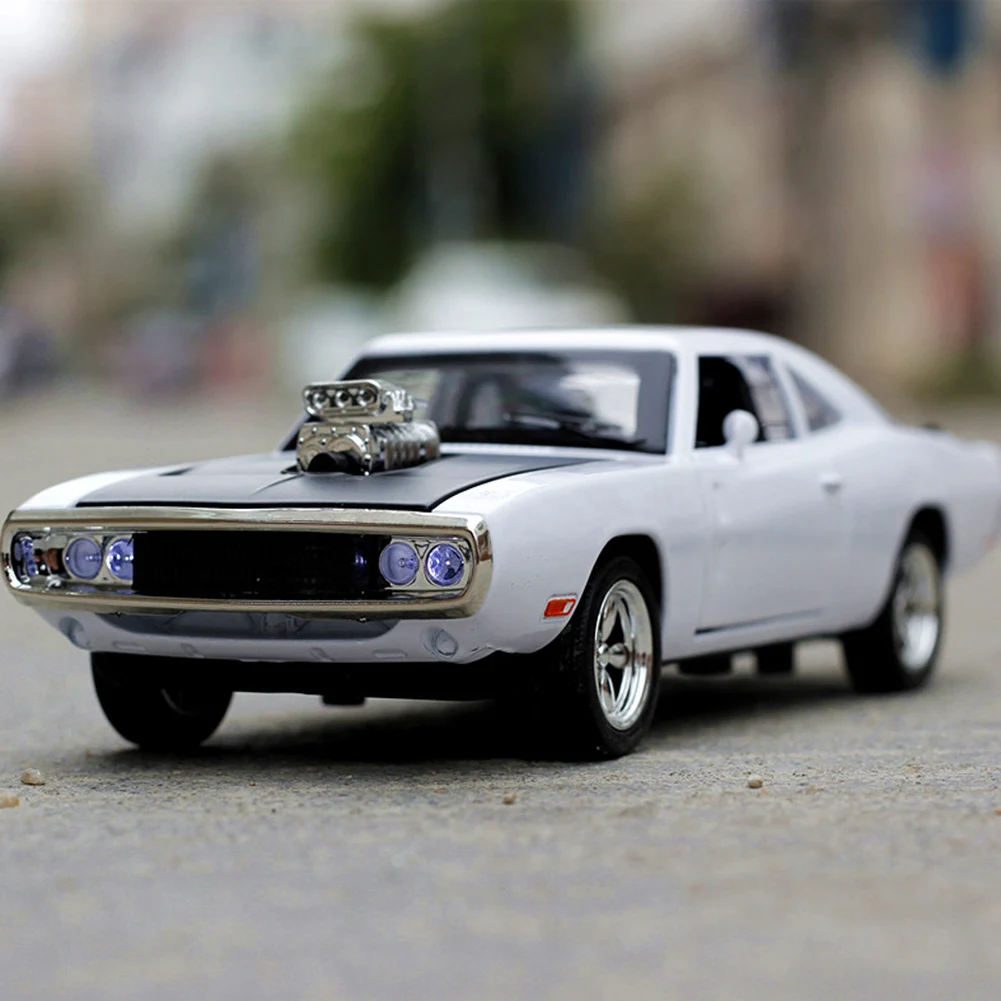 Для Dodge Diecast оттяните назад автомобиль Музыка Светодиодный Модель Детская игрушка Настольный Декор со звуковым светом Игрушка с