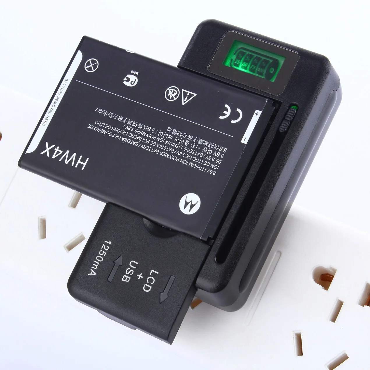 Универсальное зарядное устройство для мобильных телефонов с USB-портом |