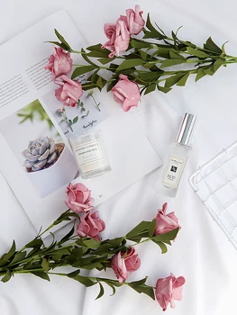 

INS Style Artificial Vintage Rose Table Decoration Flowers For Cosmetics Wine Photo Background Photography Fotografia Photo