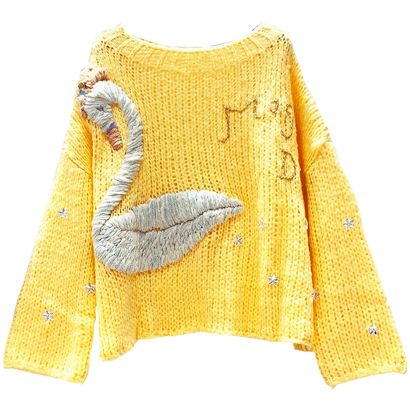 Женский свитер с вышивкой в виде лебедя круглым вырезом | Женская одежда