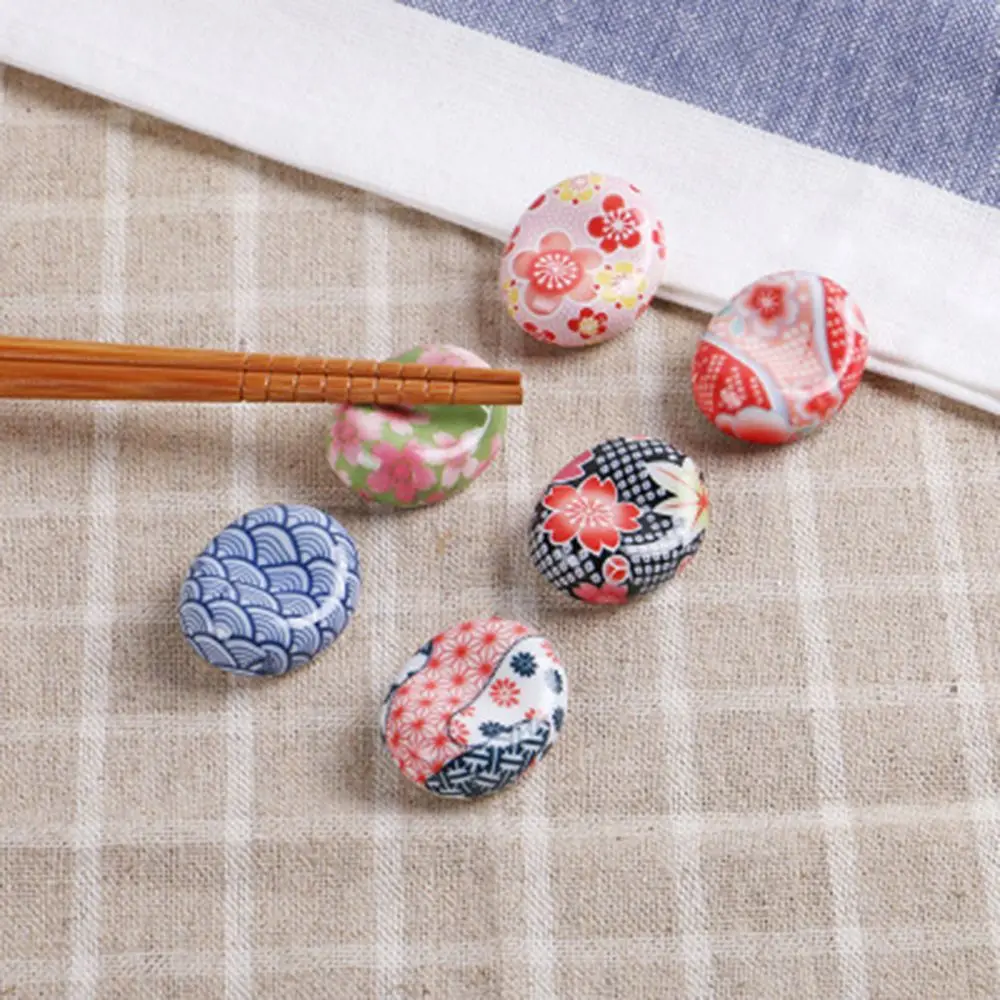 

New Arrival 1pcs Cute Japanese Ceramic Decorative Chopsticks Holder Rack Spoon Fork Rest Kitchen Tools Tableware 6 Styles
