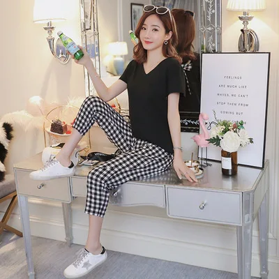 

2019 Summer INS Harajuku-Style Students Set Solid Color V-neck T-shirt + Plaid Capri Pants Slimming Casual Two-Piece Set