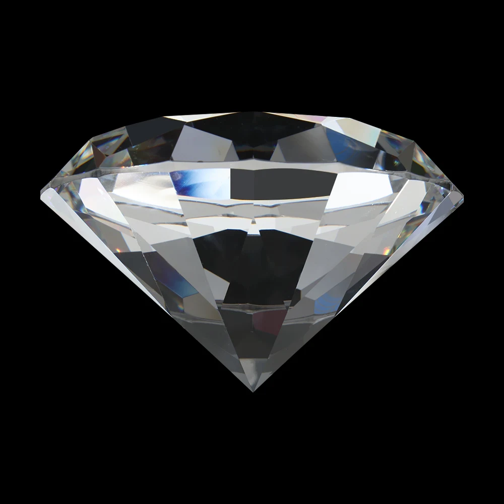 Le Diamant Bleu Lance Une Croisière Avec Buffet à Volonté Sur Un Bateau Sur La Seine Code Promo
