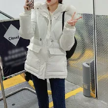 

2021 Autumn Winter New Womens Overcoat Plush Padded Padded Jacket Design Sense Niche Stitching Fur Tie Hat Cotton Padded Jacket