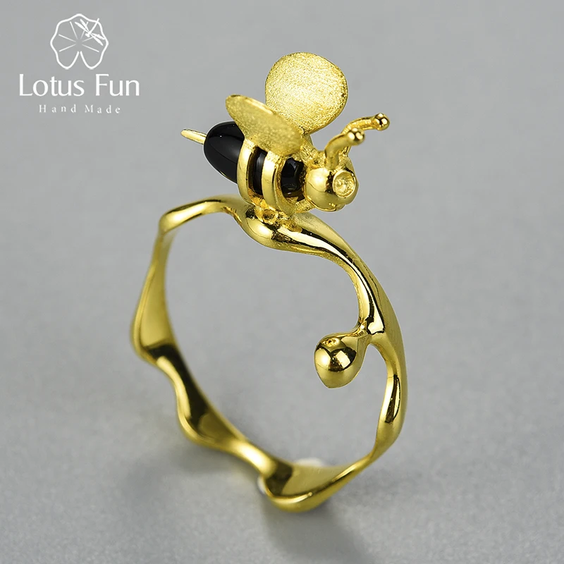 Cute Center Gold Tone Bee Black Enamel Round Shape Gold Tone Silver Ring main image 1