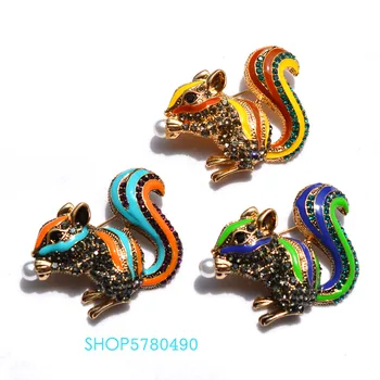 

Lovely Squirrel Mix Color Painted Cute Animal Brooch for Women Rhinestone Breast Pin Girl Dress Garments Accessories Lady Gifts