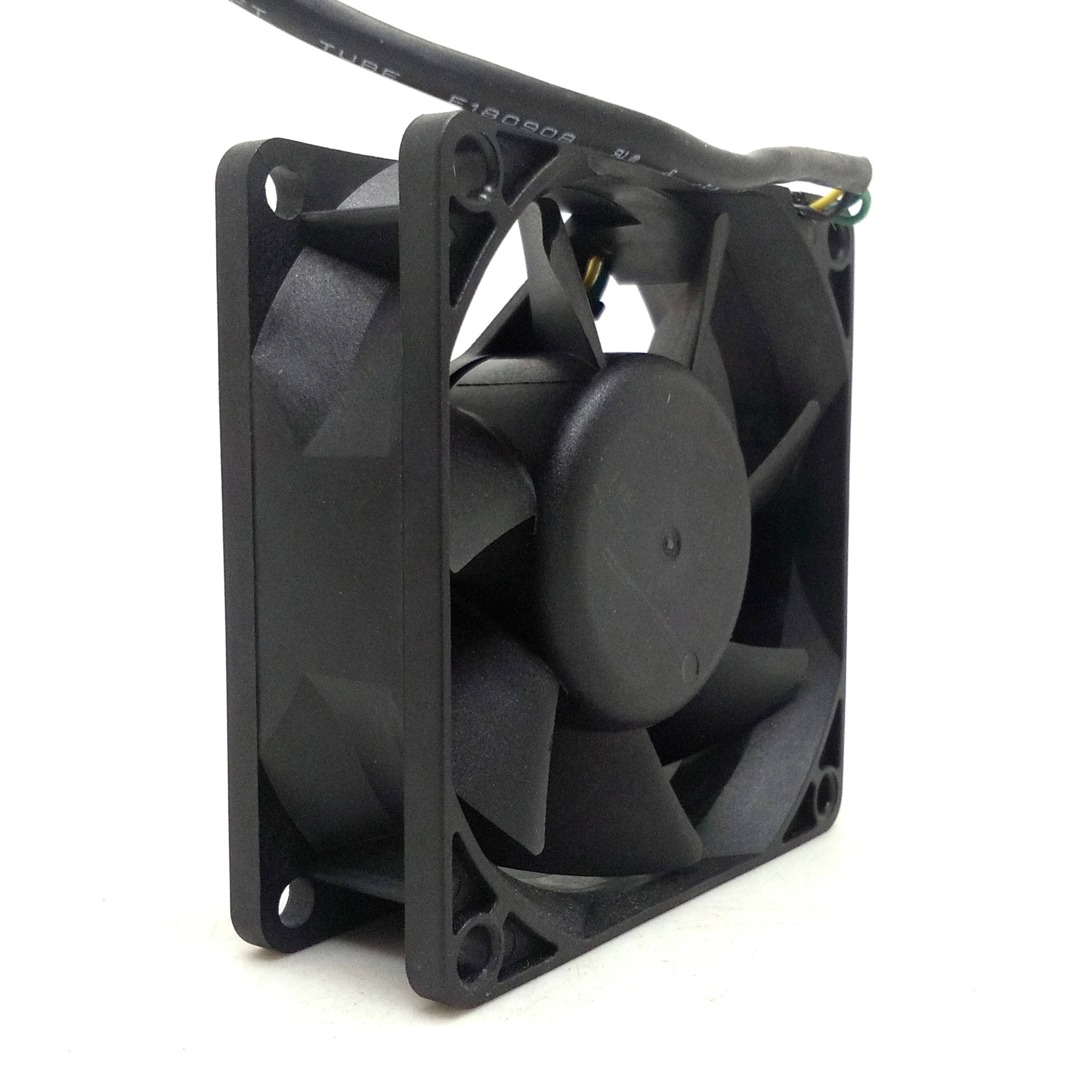 PVA070G12Q-P04-AE PVA070G12Q-P02-BE 12V 0.50A 7025 70*70*25 мм 7 см 4 проводной вентилятор
