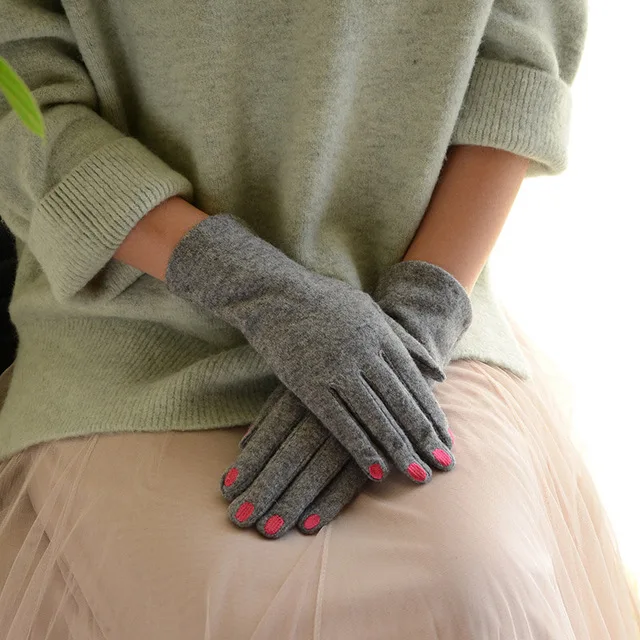 Women touch Mitten Gloves Winter Women Warm Cashmere Full Finger Leather Bow Gloves Wool Embroidery Touch Screen Gloves C23 - Цвет: C24 Gray