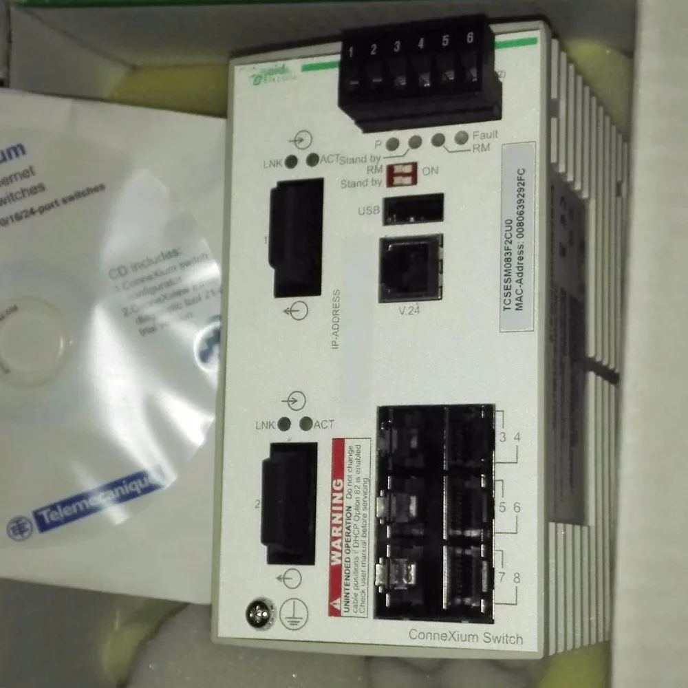 В коробке Modicon промышленный Ethernet коммутатор TCSESM083F2CU0