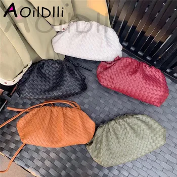 

The Pouch PU Leather Woven Envelope Bag Knitting Luxury Women Bags Design Voluminous Rounded Shape Purses and Handbags Clutch