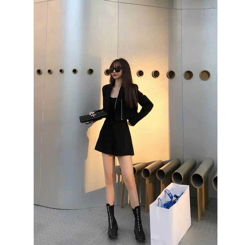 

Autumn England Sense of Design Non-mainstream Short Suit Set Diamond Set Chain Suit Shorts Two-Piece Women's Agent on Behalf