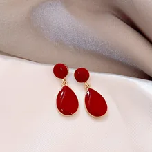 Новинка, классические трендовые красные квадратные серьги-гвоздики для женщин, темпераментные геометрические модные серьги-гвоздики, Женские Ювелирные изделия