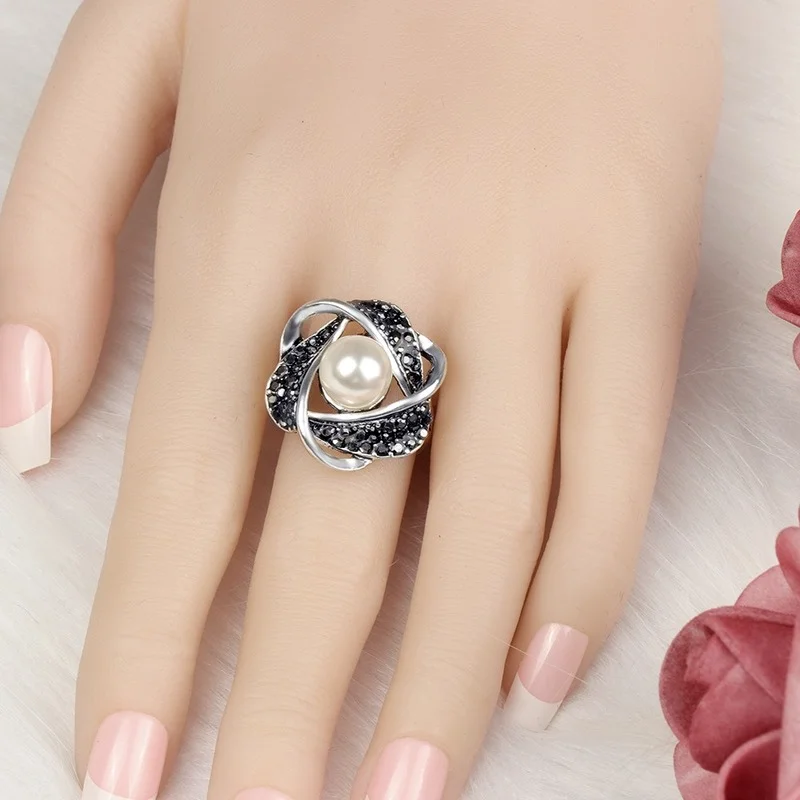 Wedding Ring Finger Ring Women's Pearl Ring Exquisitely Hollowed Out Bridal Wedding Jewelry Gift