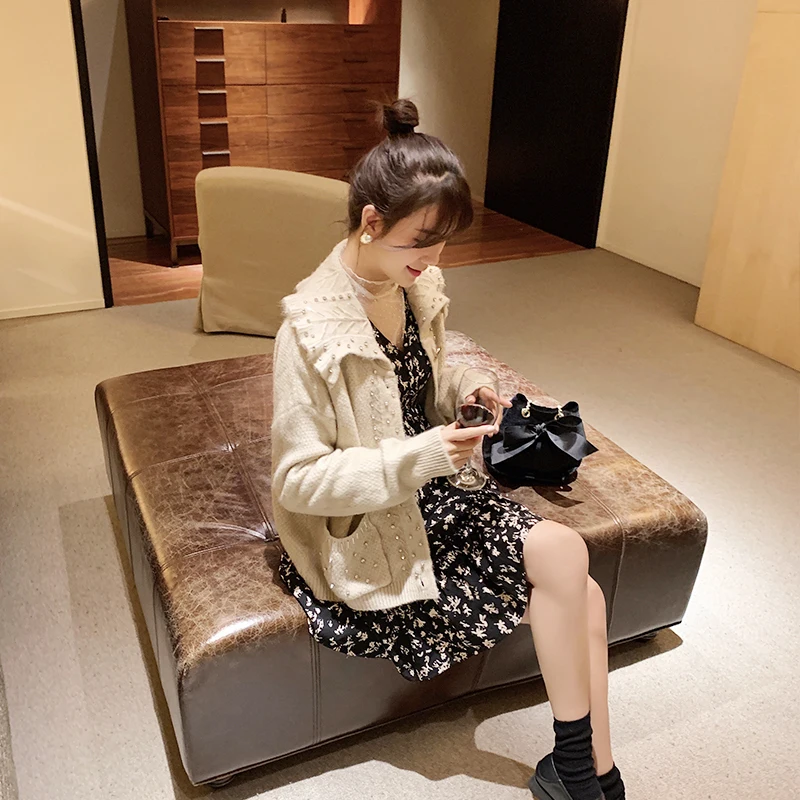 

MISHOW Women Spring Causal Solid Lapel Knit Cowat Vneck Single-breasted Long Sleeve Knit Sweater Tops MX19D5813