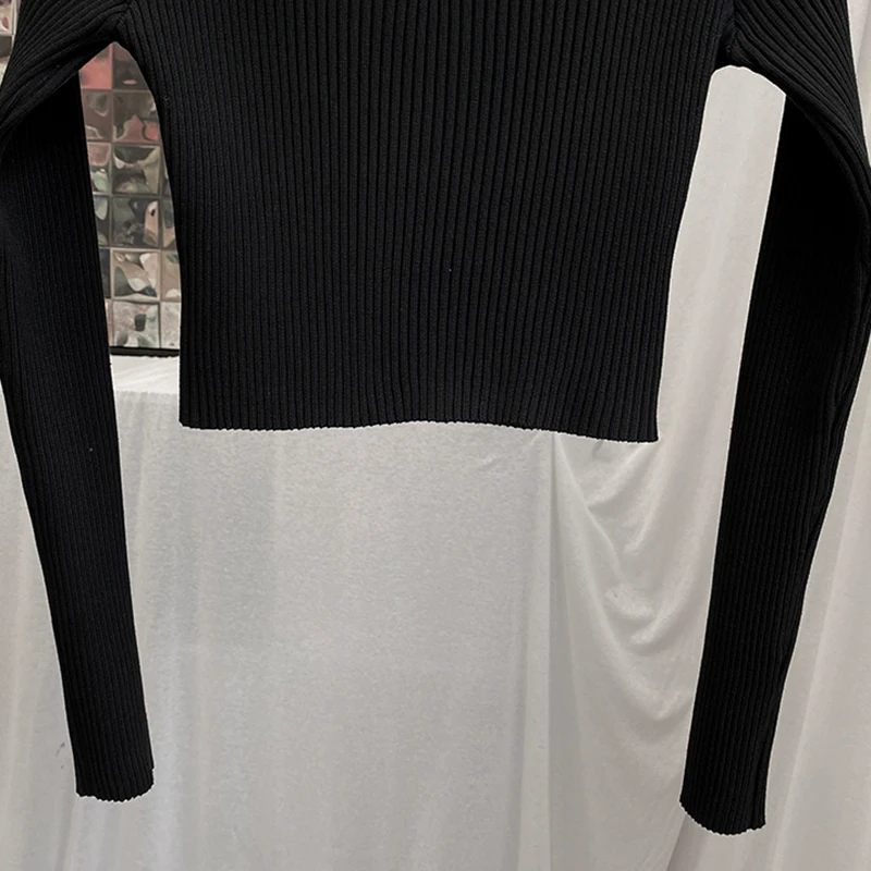 TWOTWINSTYLE Black Elastic Sweater For Women