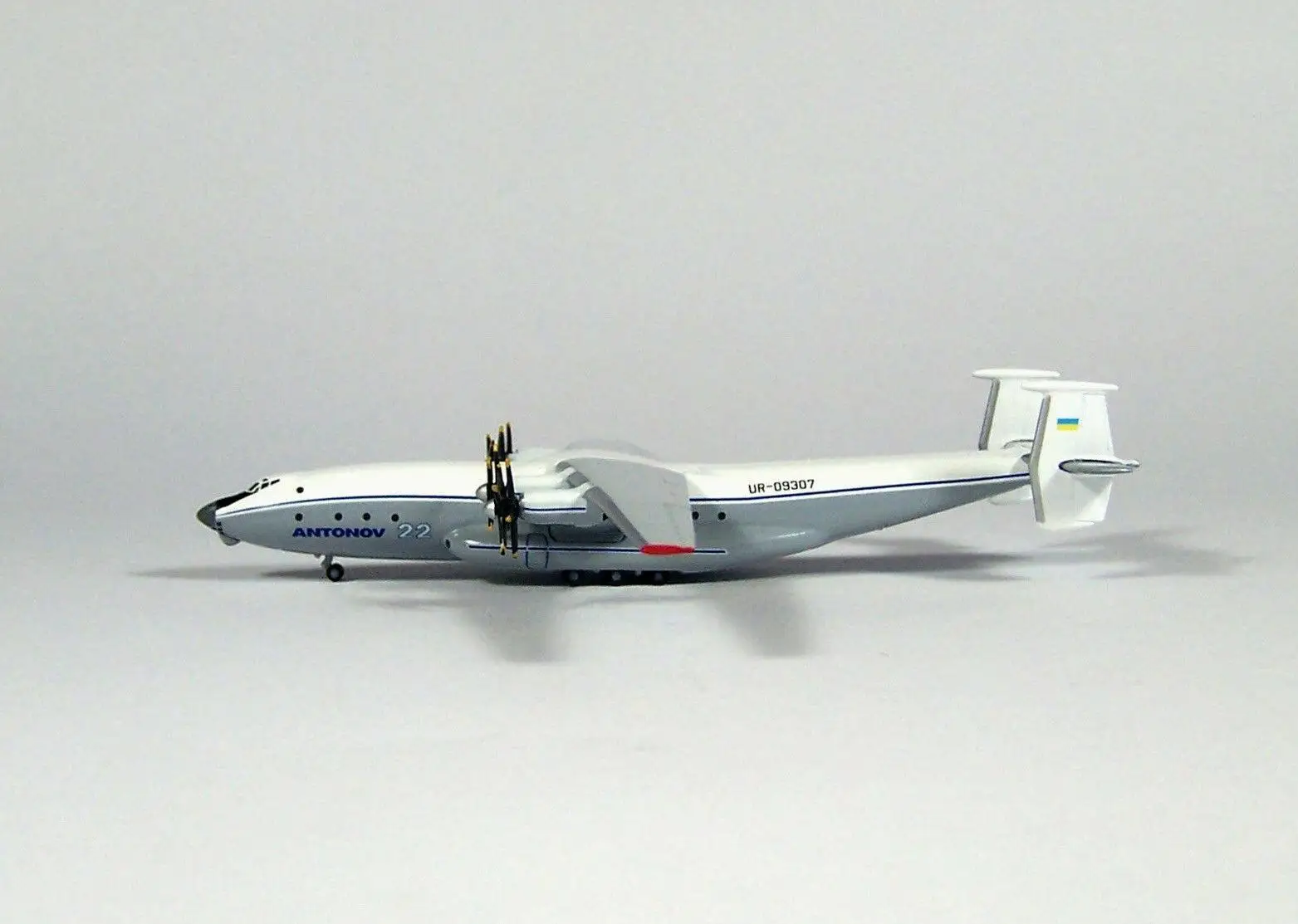 Herpa Украины Антонов ОКБ ан-22 Антеи Reg UR-09307 1/500 литья под давлением модель самолета