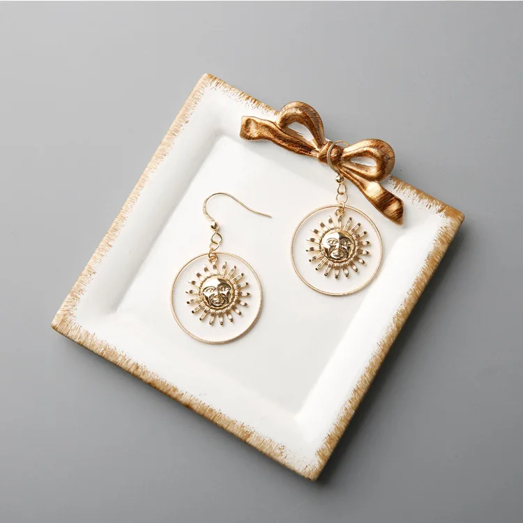 

2019 Simple Handmade Gold Sun Face Apollo Helios Drop Earrings Geometric Loop Dangle Earrings Pendant Fashion Jewelry Gifts