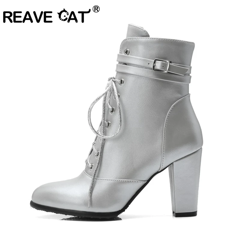 

REAVE CAT/Осенние Сапоги до середины икры с острым носком, на квадратном каблуке 9 см, с пряжкой, с перекрестной шнуровкой, на молнии, большие размеры 33-44, черный, серебристый цвет, Клубная обувь S1995