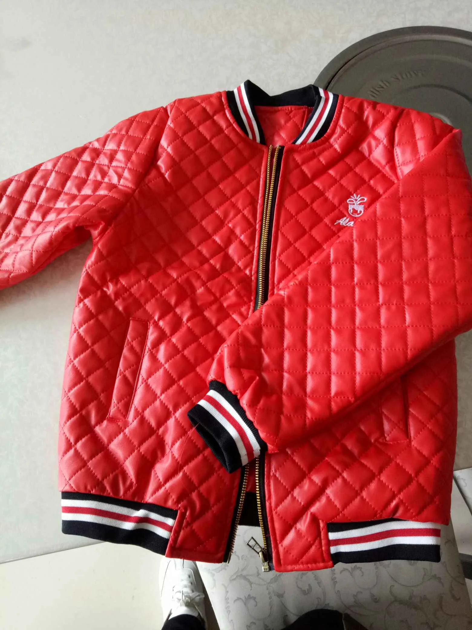 red thin Куртки из искусственной кожи осенне-зимние флисовые пальто с мехом для девочек Новинка года, весенние меховые куртки для маленьких девочек возрастом от 2 до 12 лет - Цвет: red thin