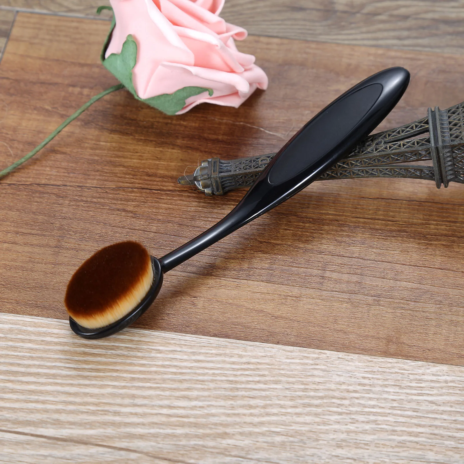 

1 PC Pro Cosmetic Makeup Brush Blusher Face Powder Toothbrush Soft Oval Makeup Brush Foundation Powder Concealer Brush
