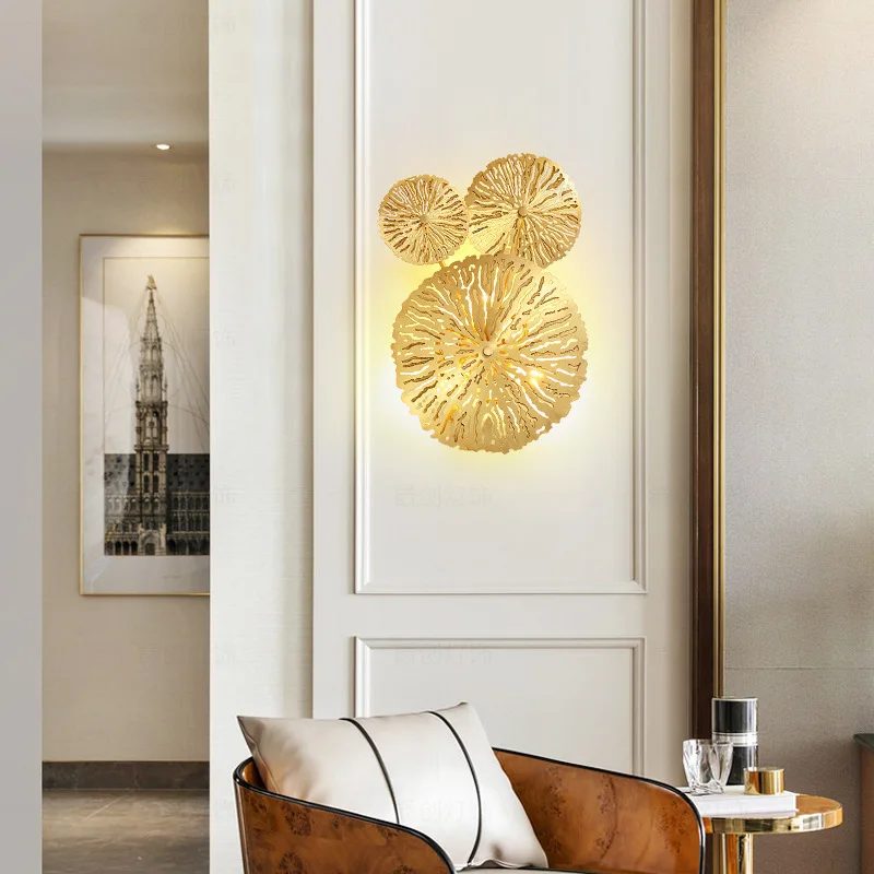 Настенный светильник современной гостиной атмосферное сочетание света и роскошной личности настенный светильник-бра декоративный золотой