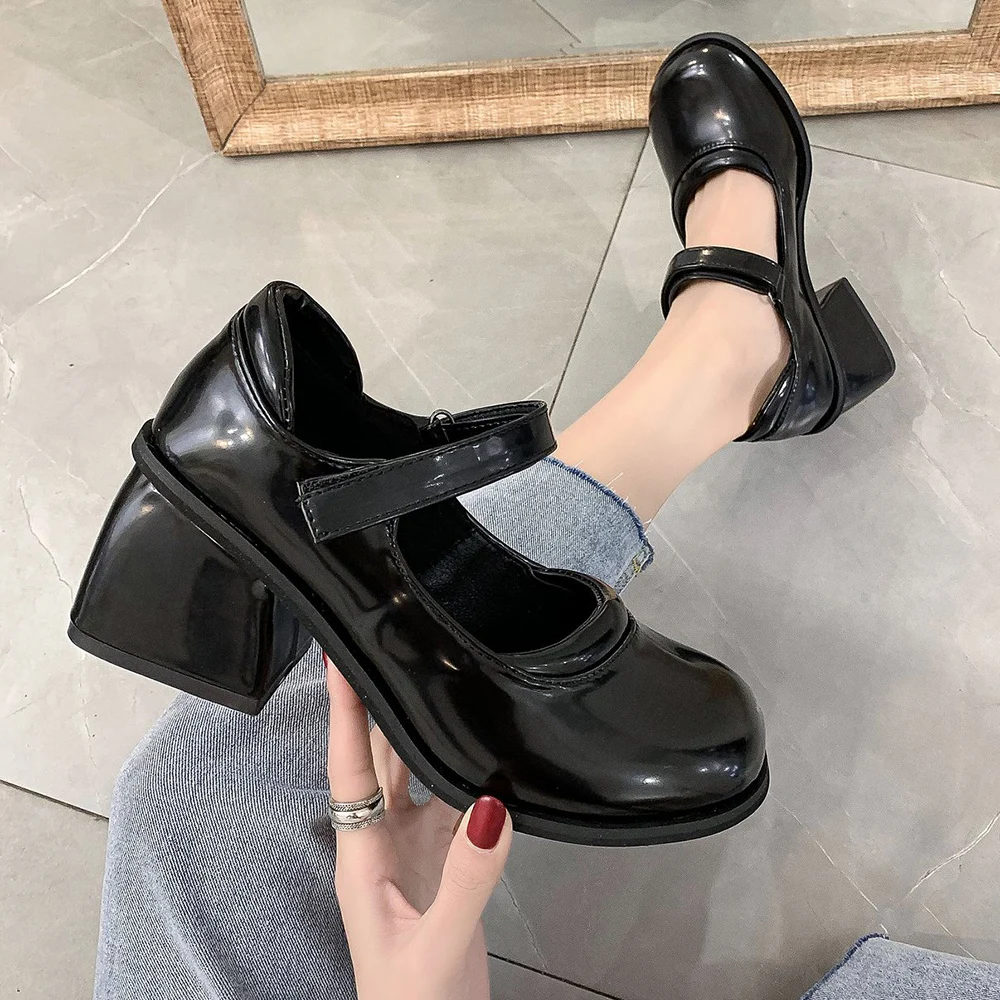 Zapatos de estudiante japonesa LOLITA para estudiantes universitarios, calzado de uniforme JK de cuero PU con correa en el tobillo en forma de corazón, zapatos Mary Jane
