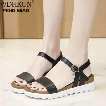 

HOT Summer Gladiator Sandals Women Aged Leather Flat Fashion Women Shoes Casual Occasions Comfortable The Female Sandals 5CM