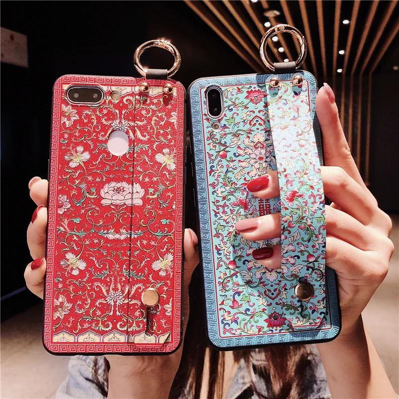 

Wrist Strap Phone Case for OPPO R17 R9 R11 R11s Plus R15 Pro A83 A79 Vintage Palace Flowers Soft Case A5 A7 3 Couque Fundas Capa