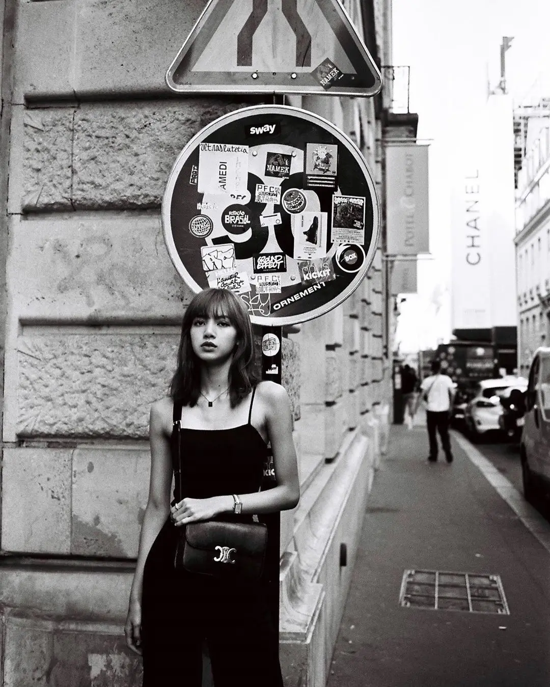 Kpop Blackpink Lisa same Лето Черный Слинг обрезанный Женский Топ короткий тонкий с открытыми плечами обрезанный Топ Женский Уличная Сексуальная верхняя одежда