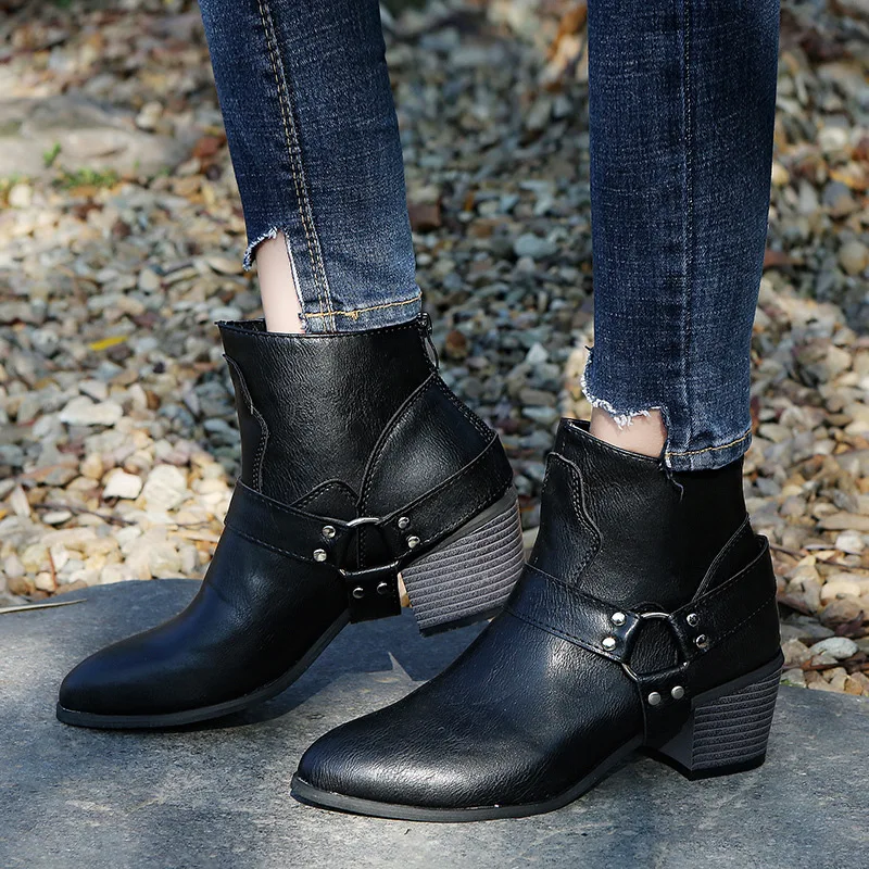 

2019 Women's Hollow out Leather Boot Spring And Autumn Women's Leather Boot Chunky Heel Pointed Toe