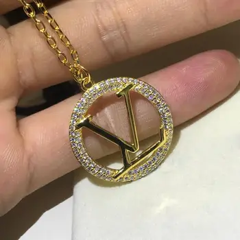 

2020 new fashion letter starry circle with diamond pendant necklace glamorous jewelry gift for ladies
