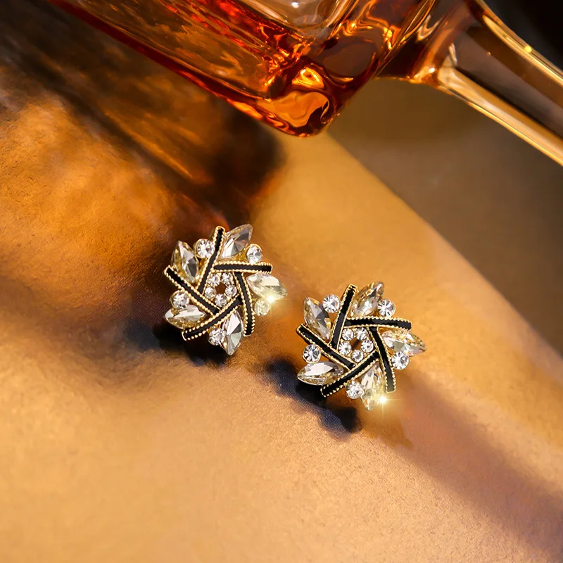 

Women Boho Irregular Ear Stud Earrings Female S925 Silver Pin Rhinestone Crystal Ins Fashion Elegant 2020 New Style Jewelry