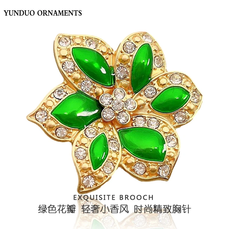 High Grade Brooch Female Personality Fashion 2020 New Craft Green Six Leaf Petal Crystal Coat Pin Buckle | Украшения и аксессуары