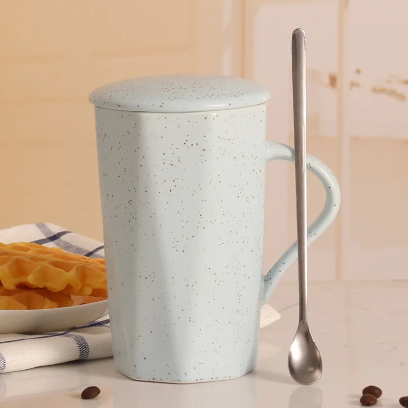blue Кружка из керамического стекла, большая емкость, чашка для завтрака, молока, оригинальная японская кофейная кружка, с крышкой, ложка, ароматизированный чай, черная чайная чашка - Цвет: blue