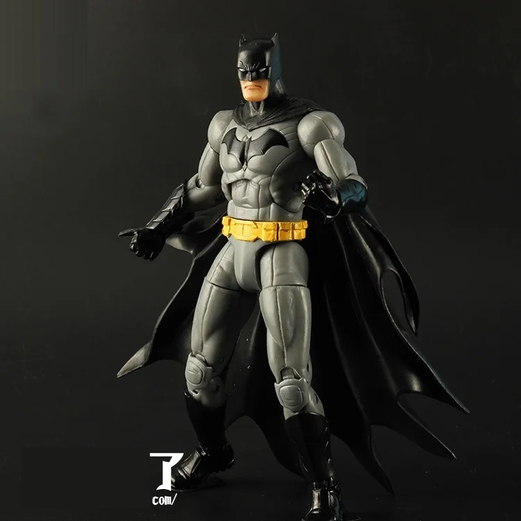 

Animation Garage Kid American Superhero Collection Toys: DC COMICS Action Figure PVC Dolls Old Version Batman Model Decoration