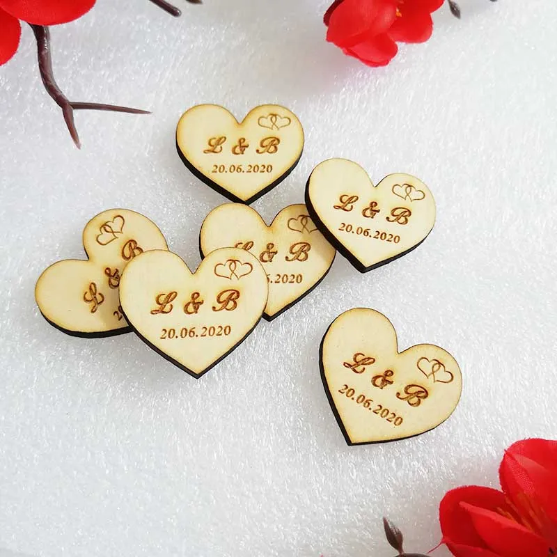 100 Pieces Personalized Engraved Wood Hangs Love Heart Centerpieces Wedding Table Decoration Favors Candy Tags