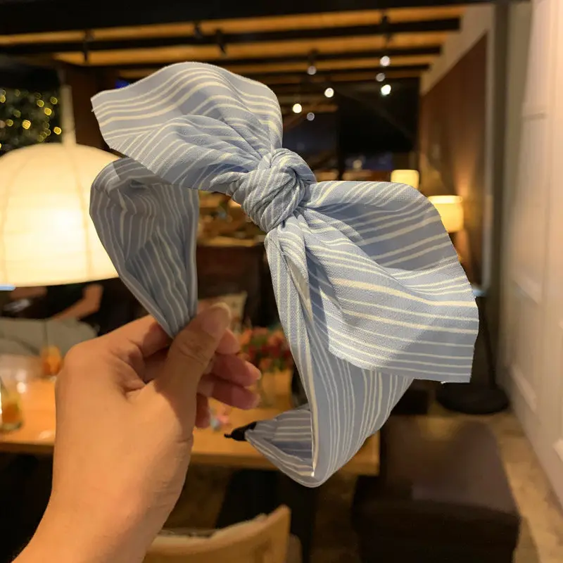 11240421345_1956788053