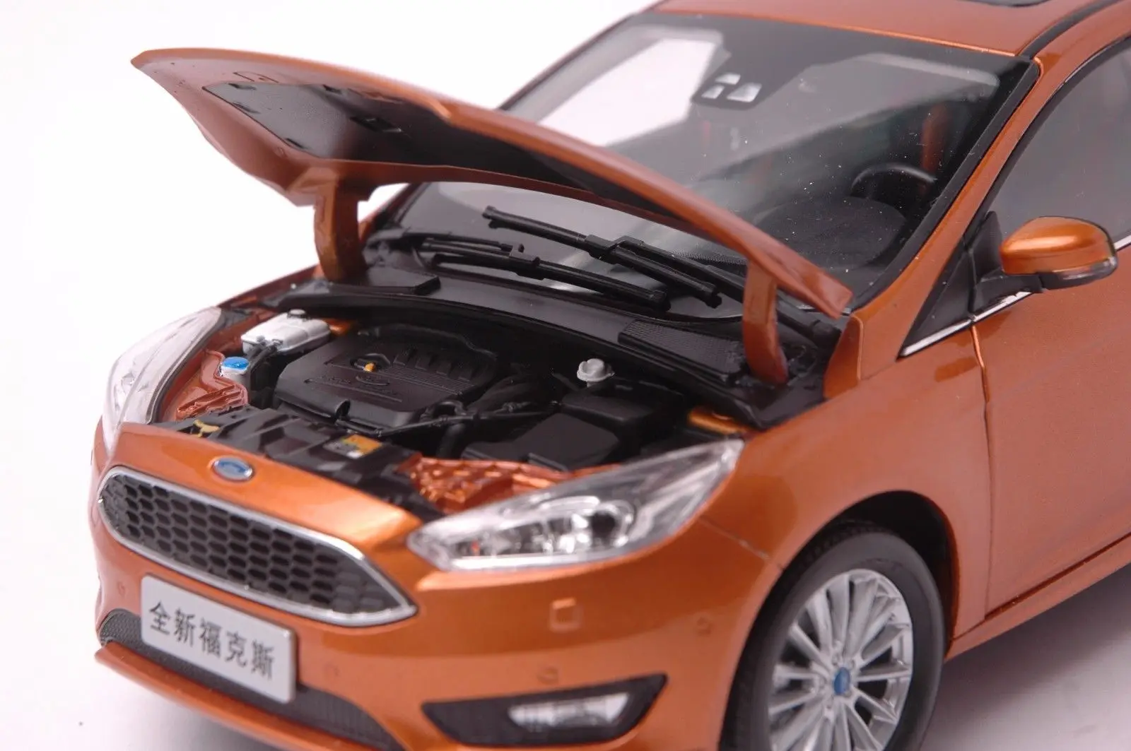 1:18 литая модель для Ford Focus золото хэтчбек сплав игрушечный автомобиль миниатюрная коллекция подарки Фристайл