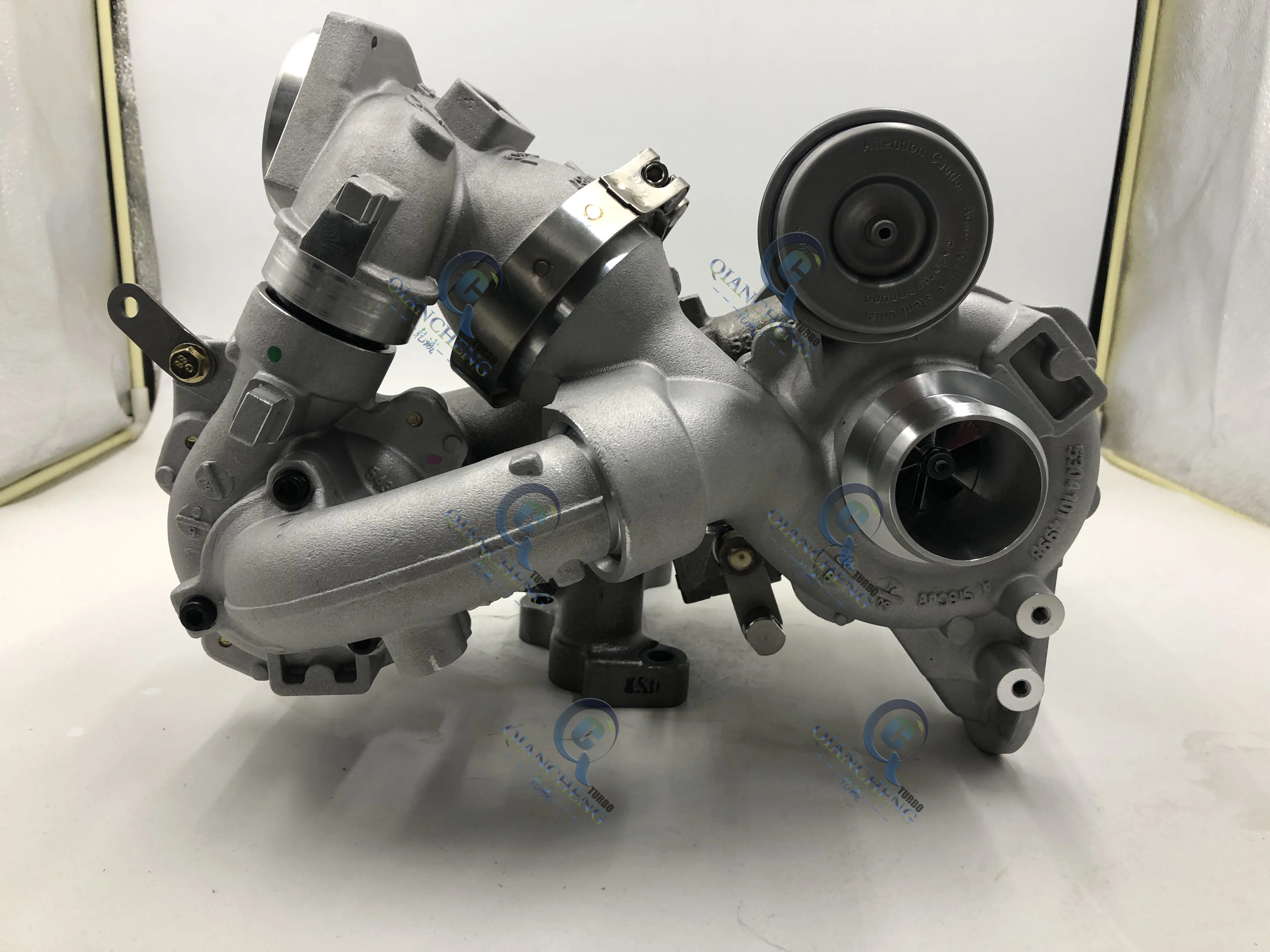 Для VW Турбокомпрессор Amarok 2,0 BiTDI K04 KP35 53049700102 10009700029