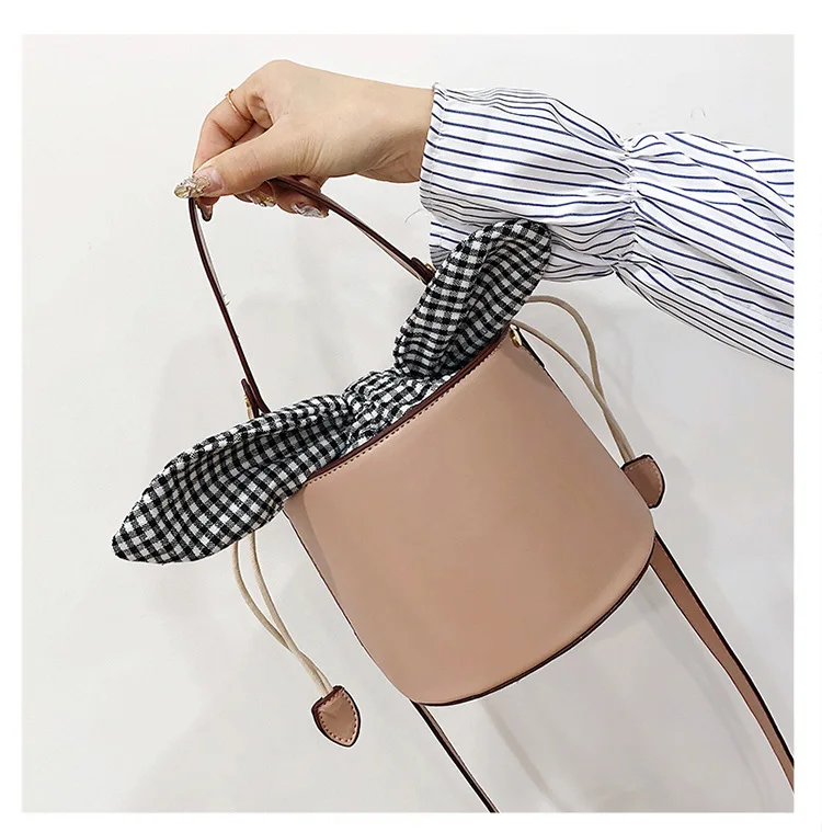 12824641881_1714377348