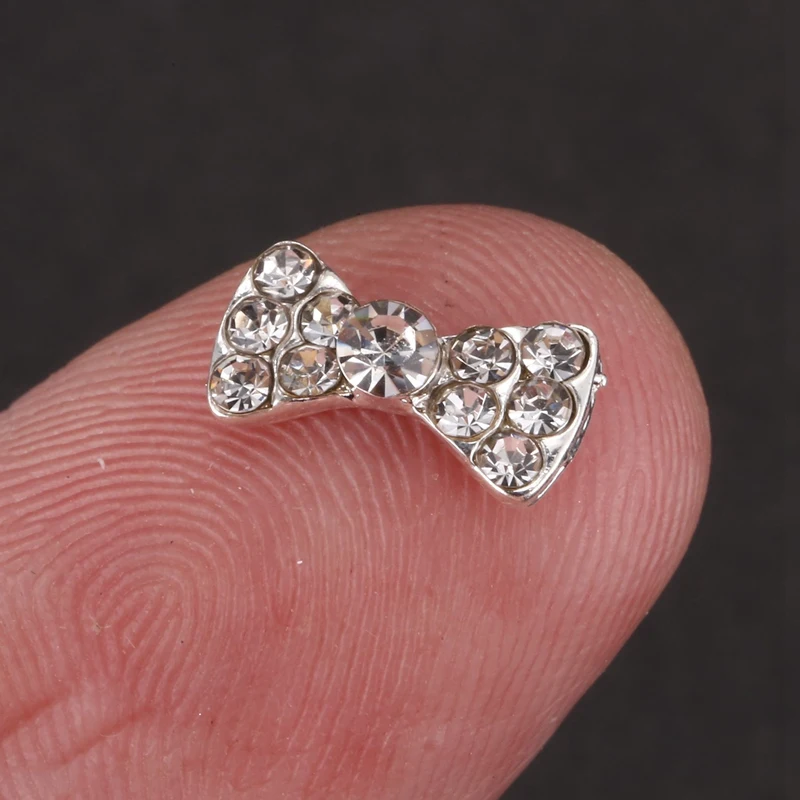 20 pieces x 3D Silver Rhinestone Bow 3D Alloy nail tablets DIY nail ornaments Alloy Butterfly Bow Tie Glitters Slices To Get Nai