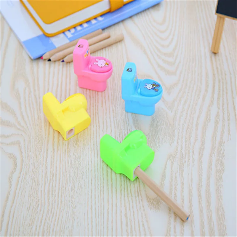 1pcs toilet-shaped pencil sharpener plastic pencil sharpener cute school supplies promotional gifts retail YOU SHONE