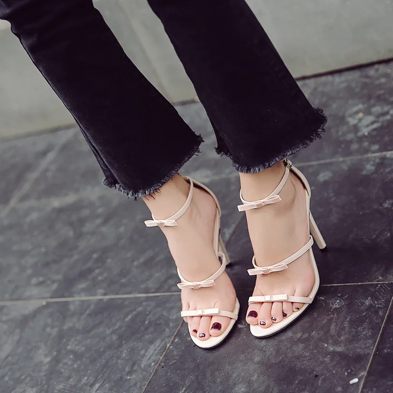 

2018 New Style Hollow out Elegant Bow Three Fine Cross Strap High-Heel Thin Heeled Sandals