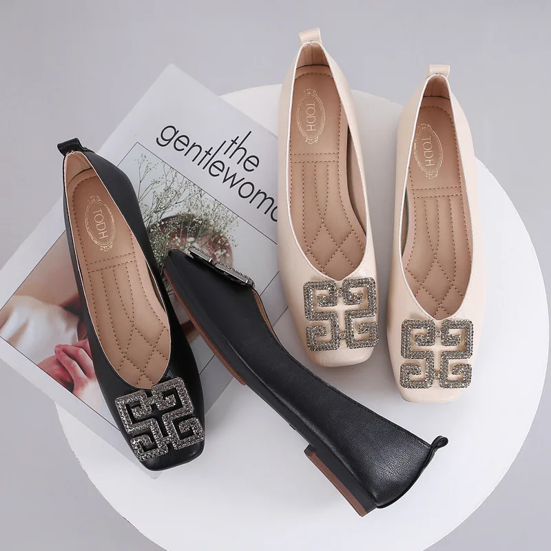 

2019 Spring Designer Leather Women's Flats Shiny Crystal Sign Soft Leather Slip in Square Toe Boat Shoes Women