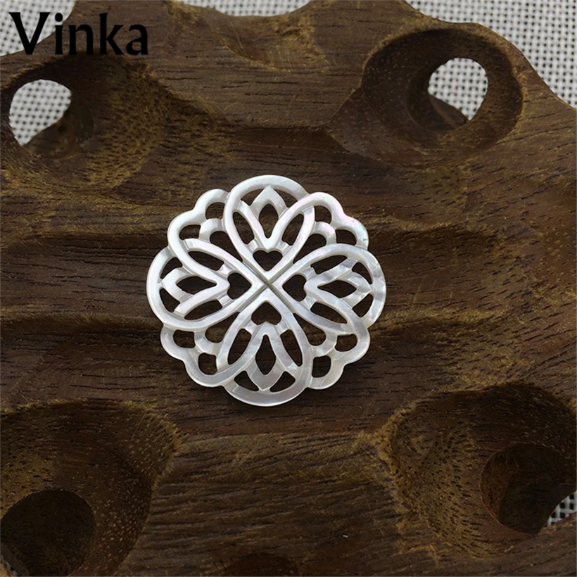 

10pcs / very hot mother-of-pearl large size 30mm white butterfly shell hollow flower natural shell wholesale
