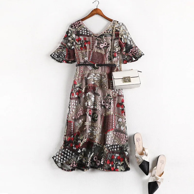 

Lan Mu Square 2019 Summer Wear Fat Mm France fu gu qun Large Size Dress Slimming Belly Covering Dress Lace QM849