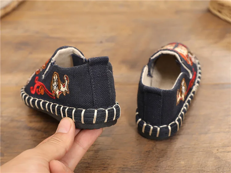 Женский костюм Тан новая детская вышитая обувь Hanfu Тканевая обувь Национальный Ветер детская обувь